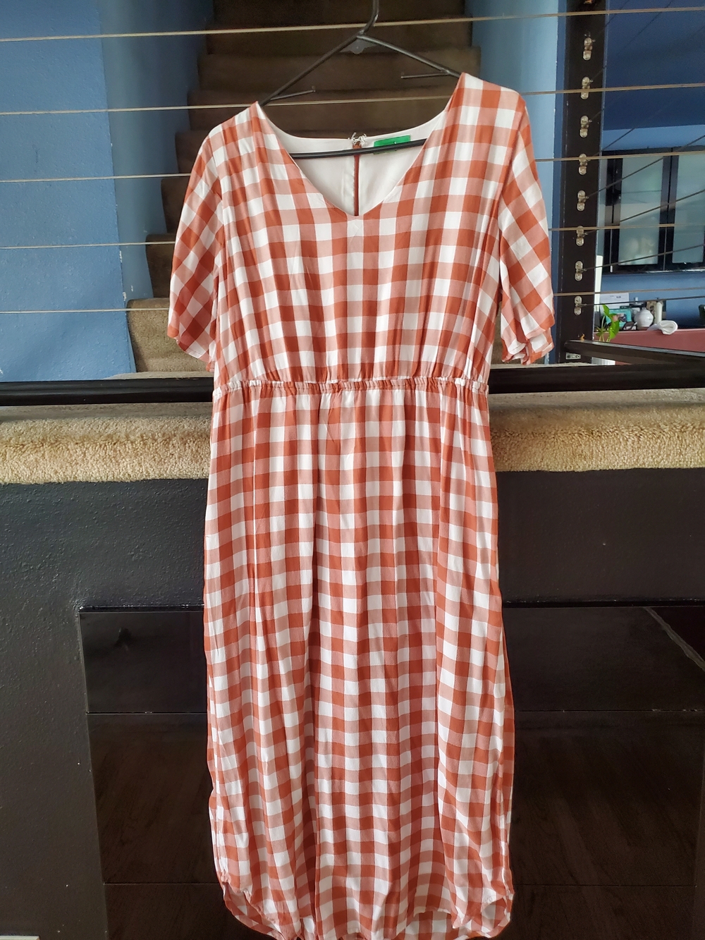dip Rust and White Gingham V‑Neck Maxi Dress with Short Sleeves